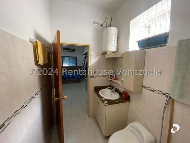 Casa en Los Palos Grandes, Caracas – 19