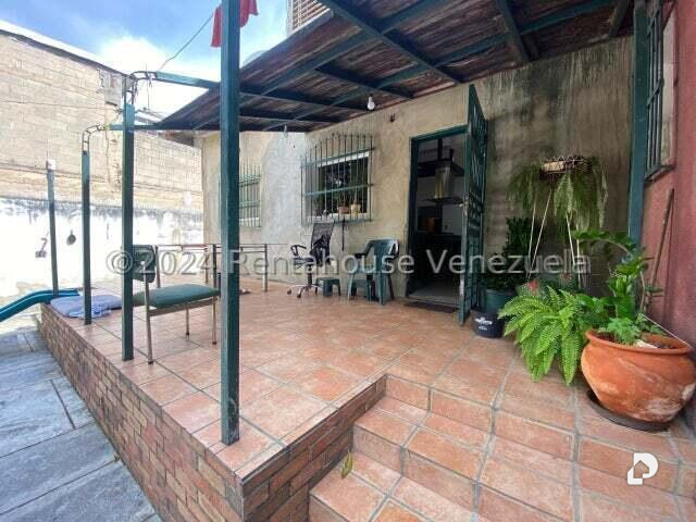 Casa en Los Palos Grandes, Caracas – 15