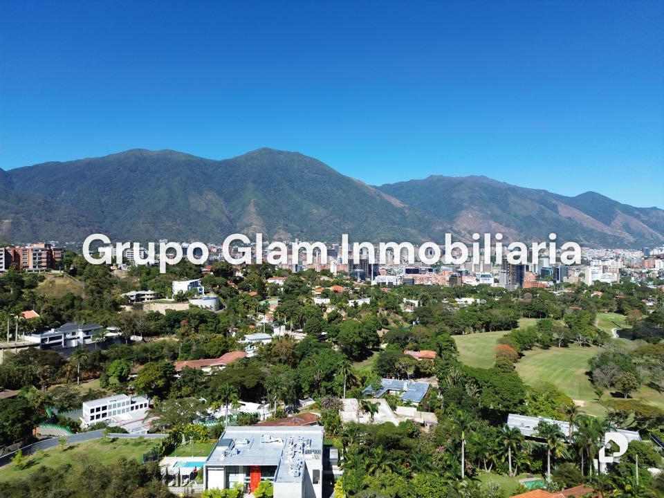 Terreno en Valle Arriba, Caracas – 1