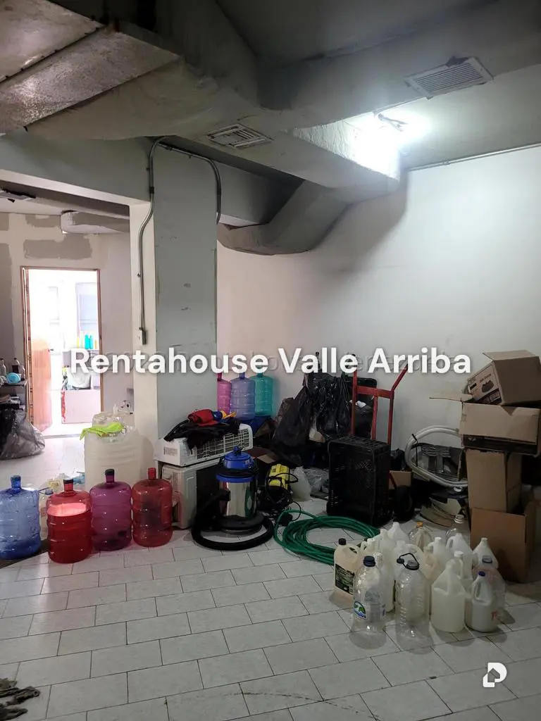 Local comercial en Las Acacias, Caracas – 18