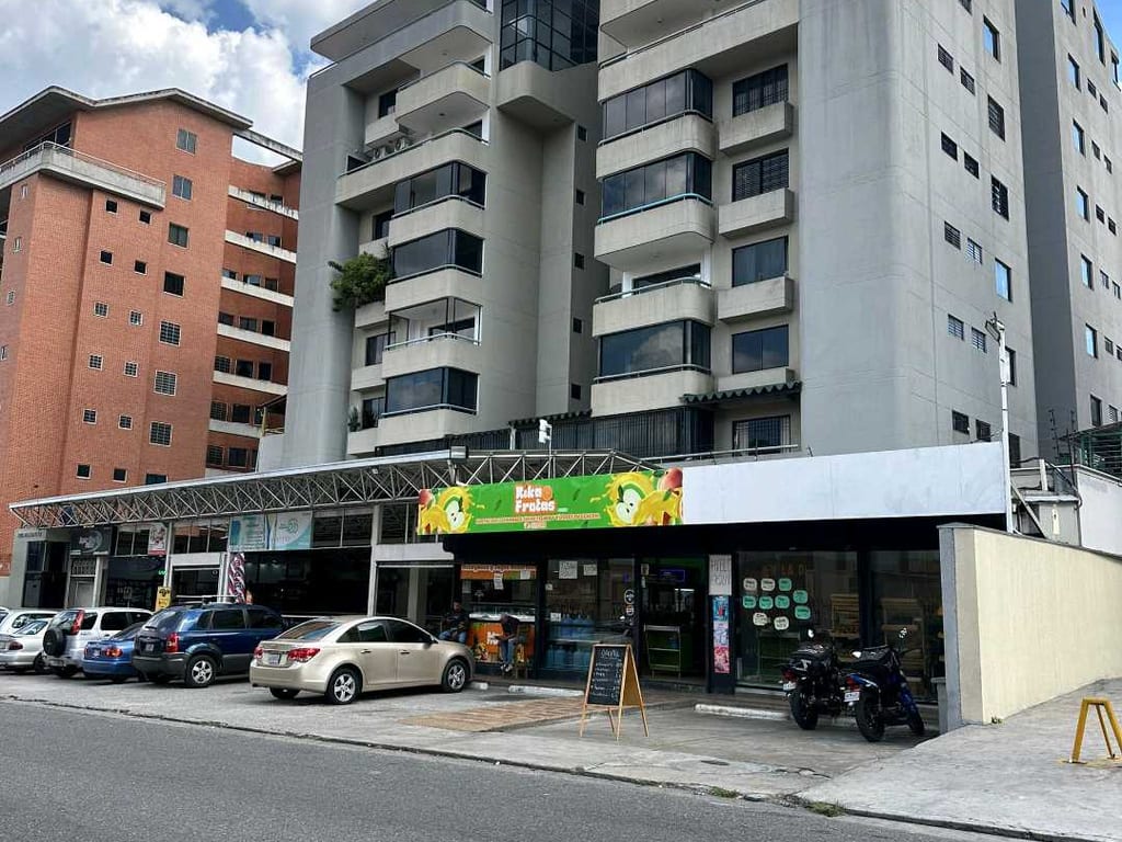 Local comercial en Sector Buenaventura, Guatire - 1