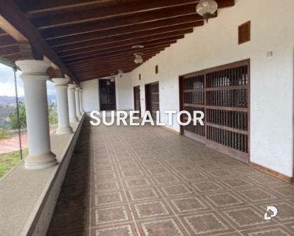 Casa en Cerro Verde, Caracas – 7