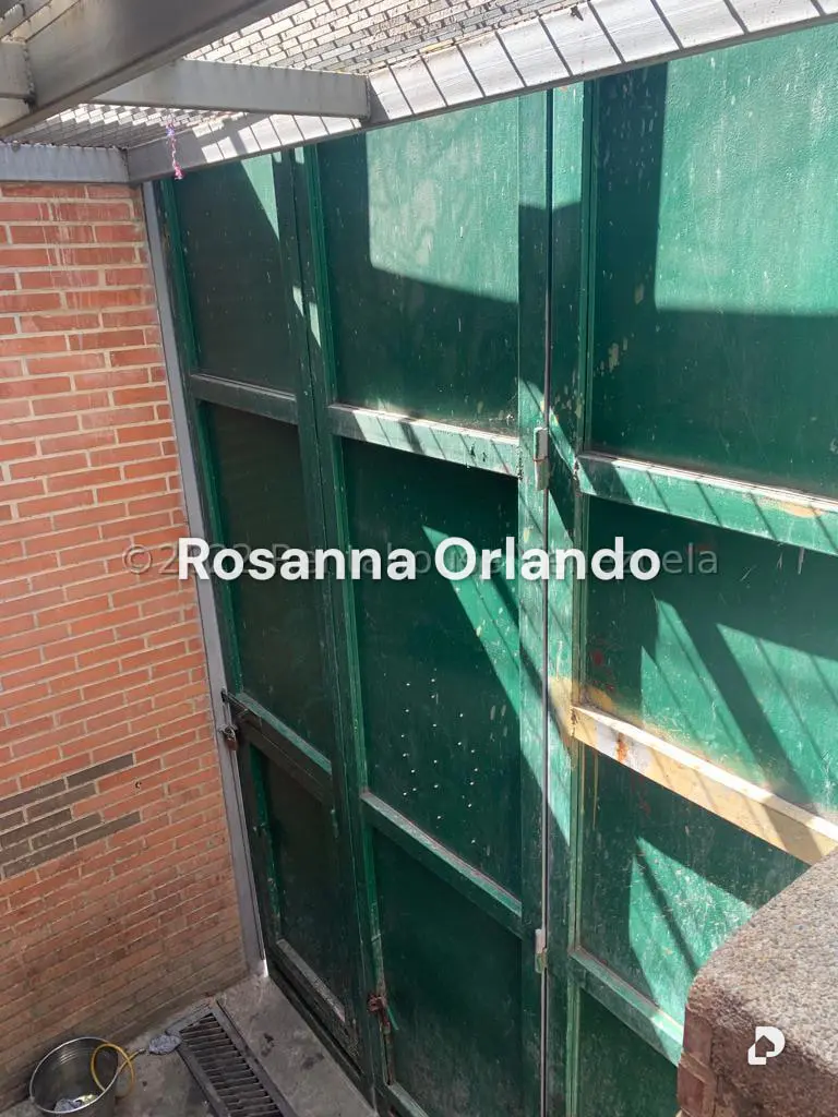Edificio en Los Rosales, Caracas – 25