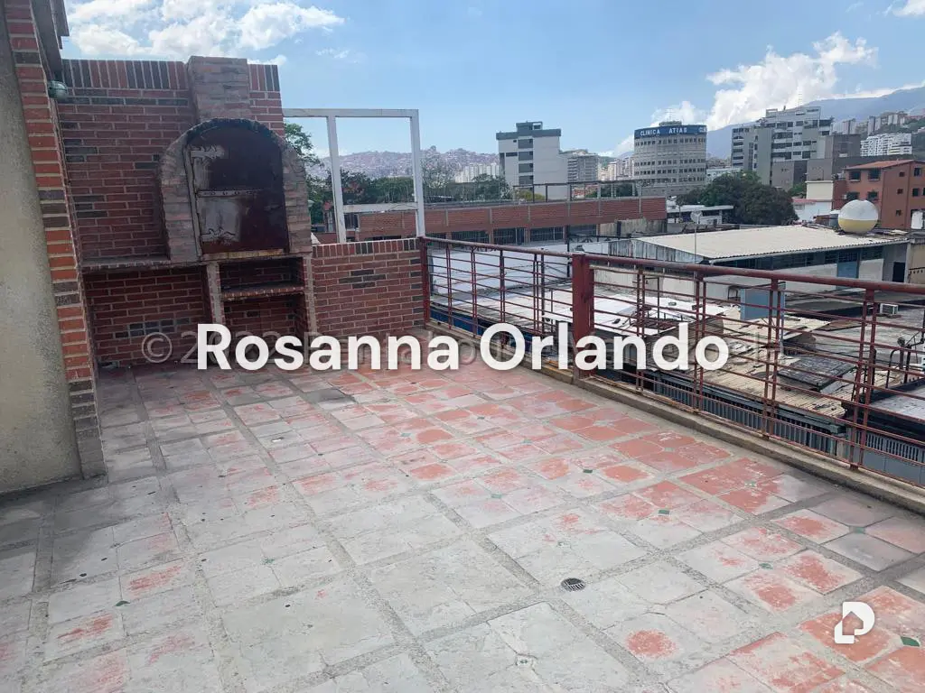 Edificio en Los Rosales, Caracas – 18