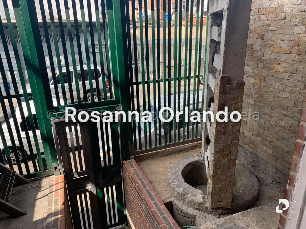 Edificio en Los Rosales, Caracas – 2