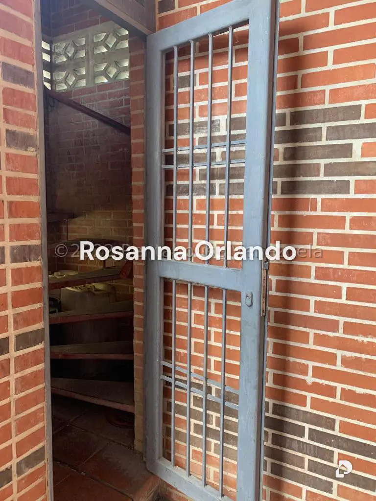 Edificio en Los Rosales, Caracas – 23