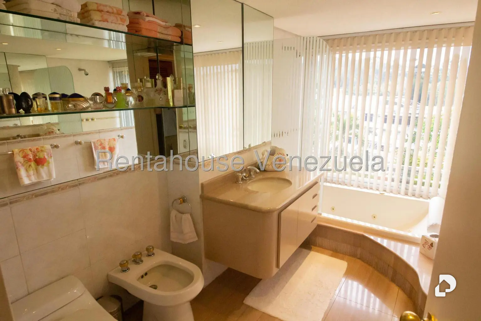 Apartamento en Lomas de La Lagunita, Caracas – 15
