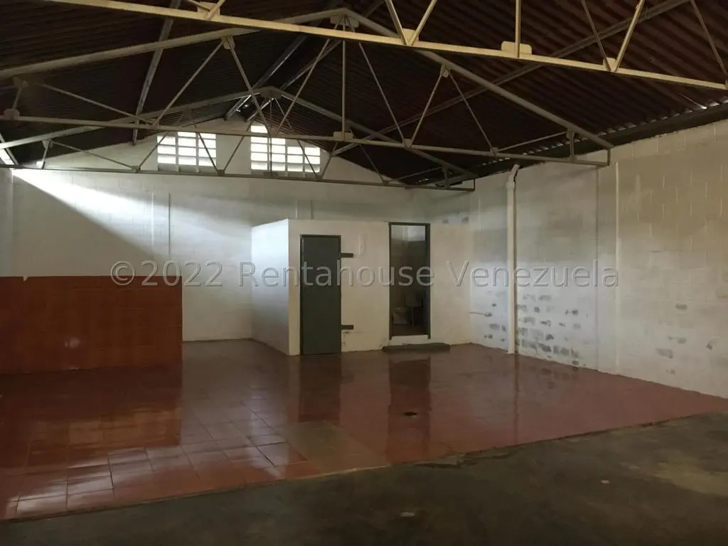 Warehouse in Caracas - 1