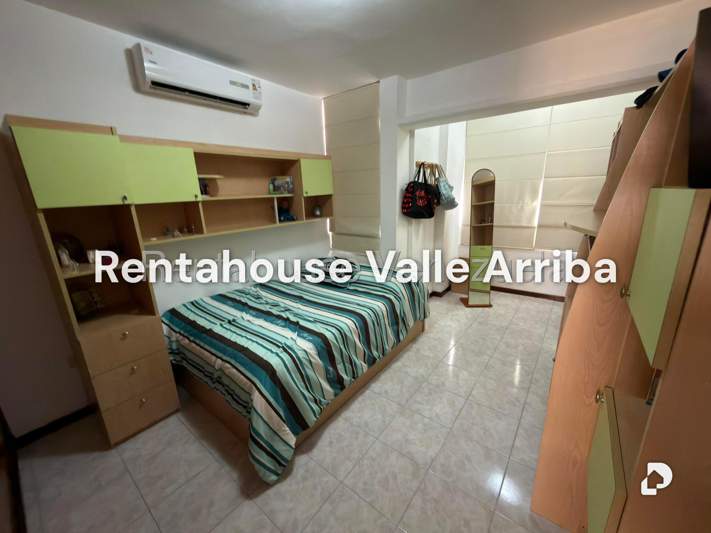 Casa en Alto Prado, Caracas – 30