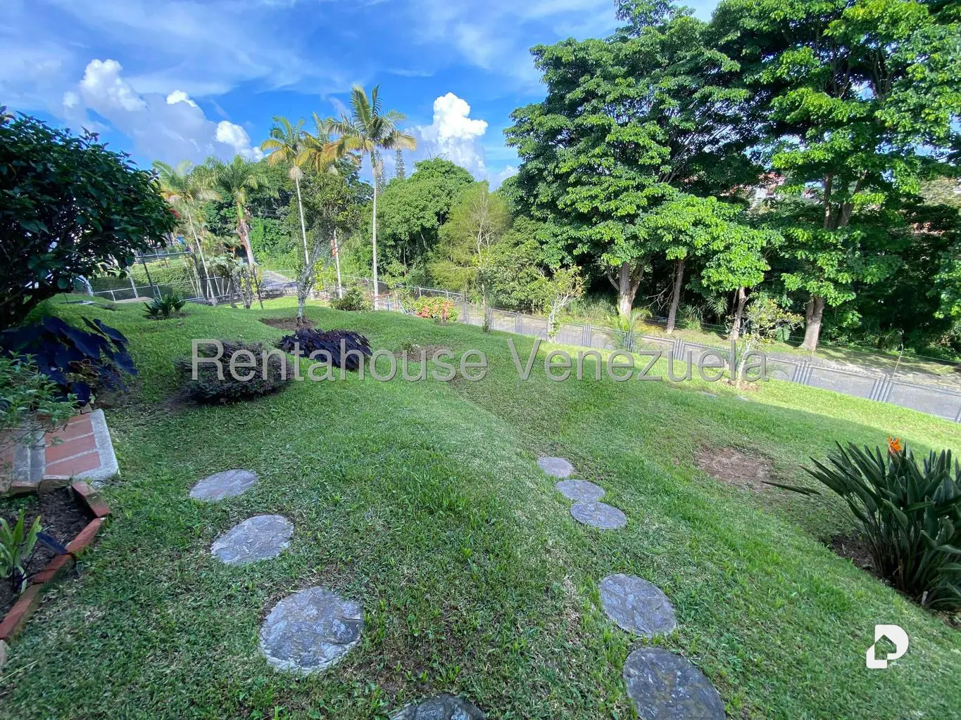 Casa en La Lagunita Country Club, Caracas – 3