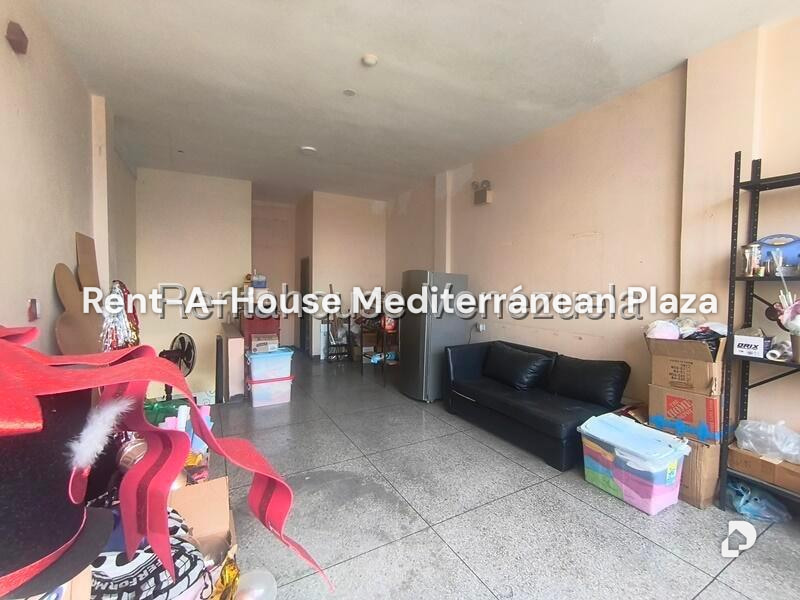 Local comercial en Avenida Cedeno, Valencia – 14