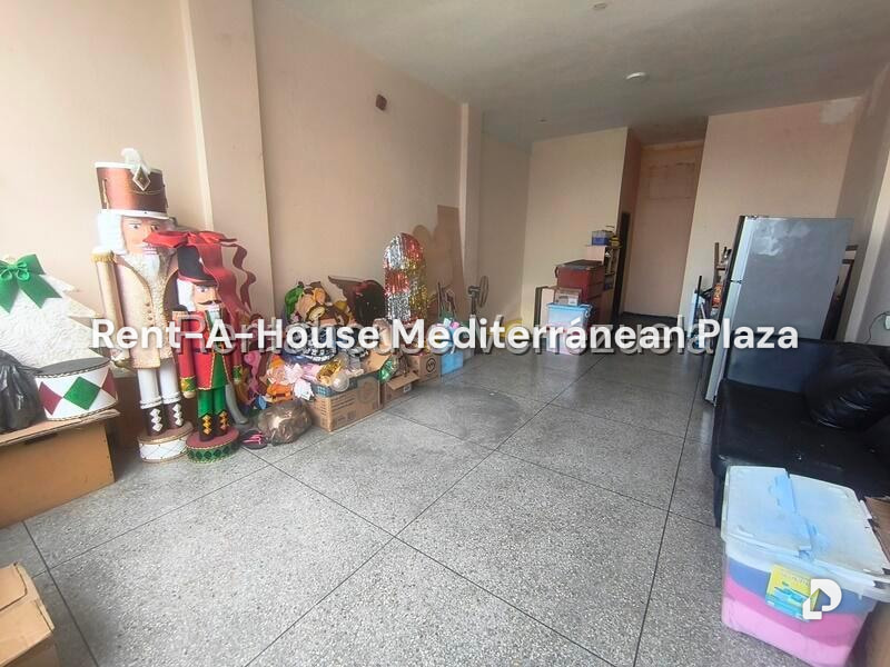 Local comercial en Avenida Cedeno, Valencia – 13