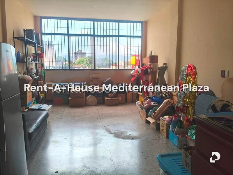 Local comercial en Avenida Cedeno, Valencia – 11