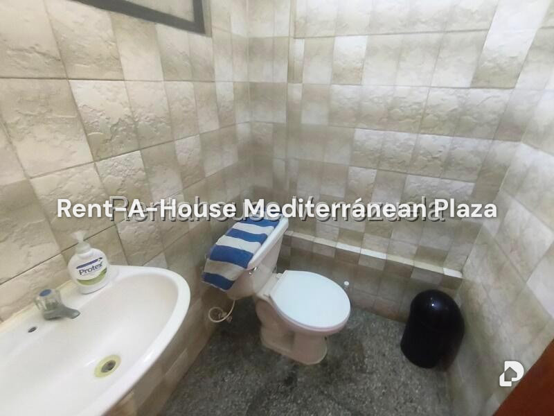 Local comercial en Avenida Cedeno, Valencia – 16