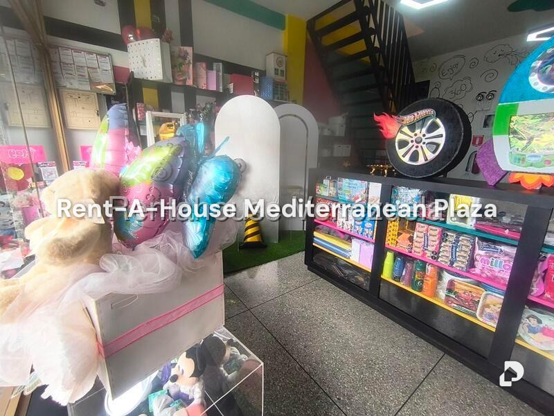Local comercial en Avenida Cedeno, Valencia – 2