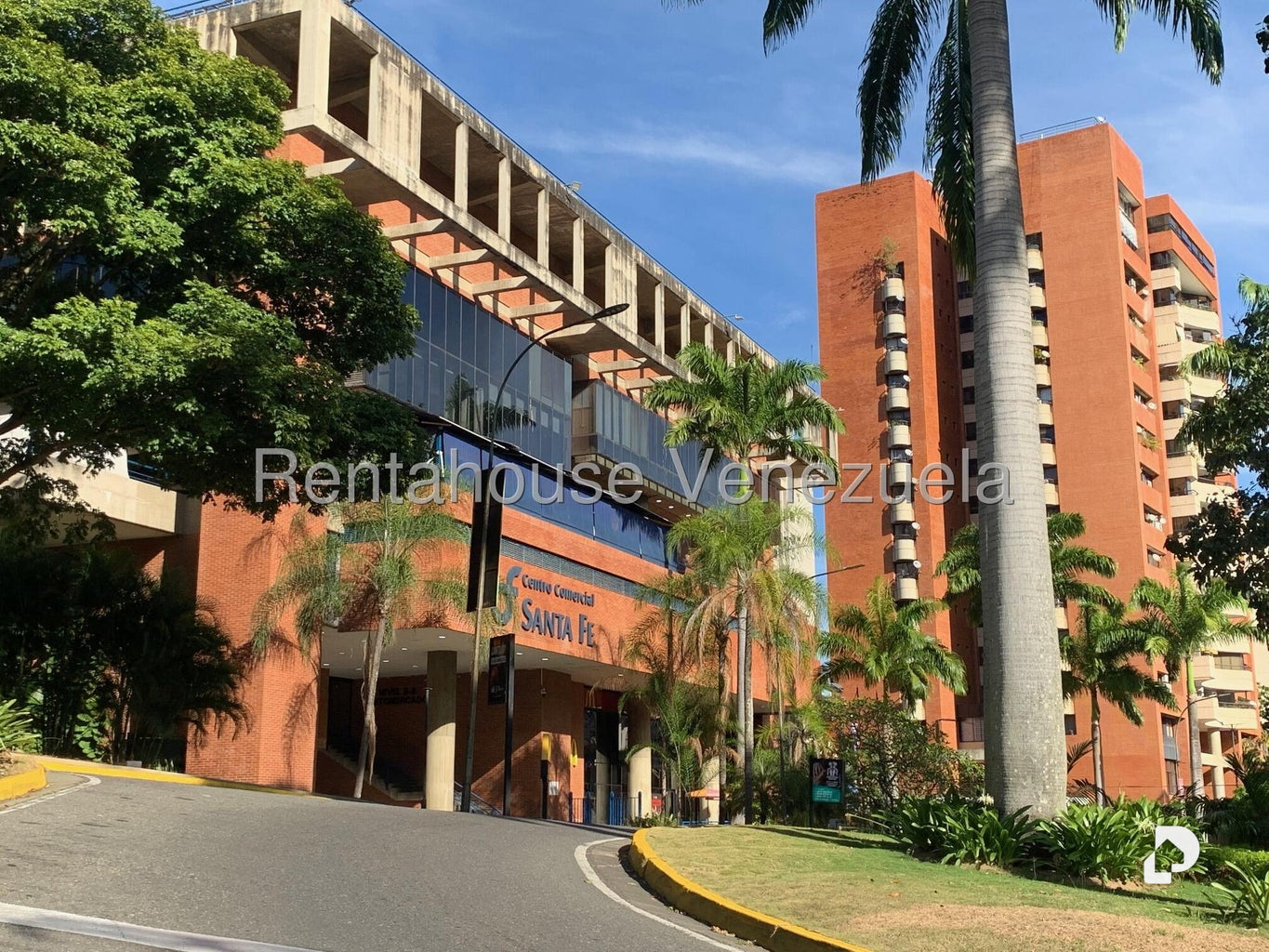 Local comercial en Santa Fe Norte, Caracas – 4