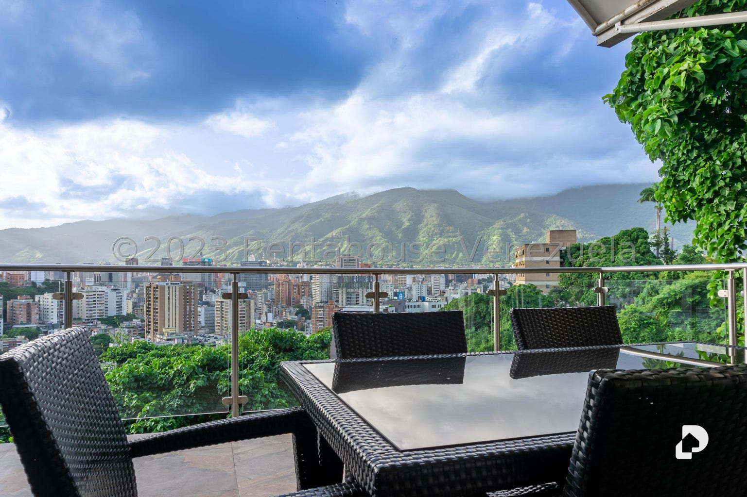 Casa en Colinas de Bello Monte, Caracas – 27