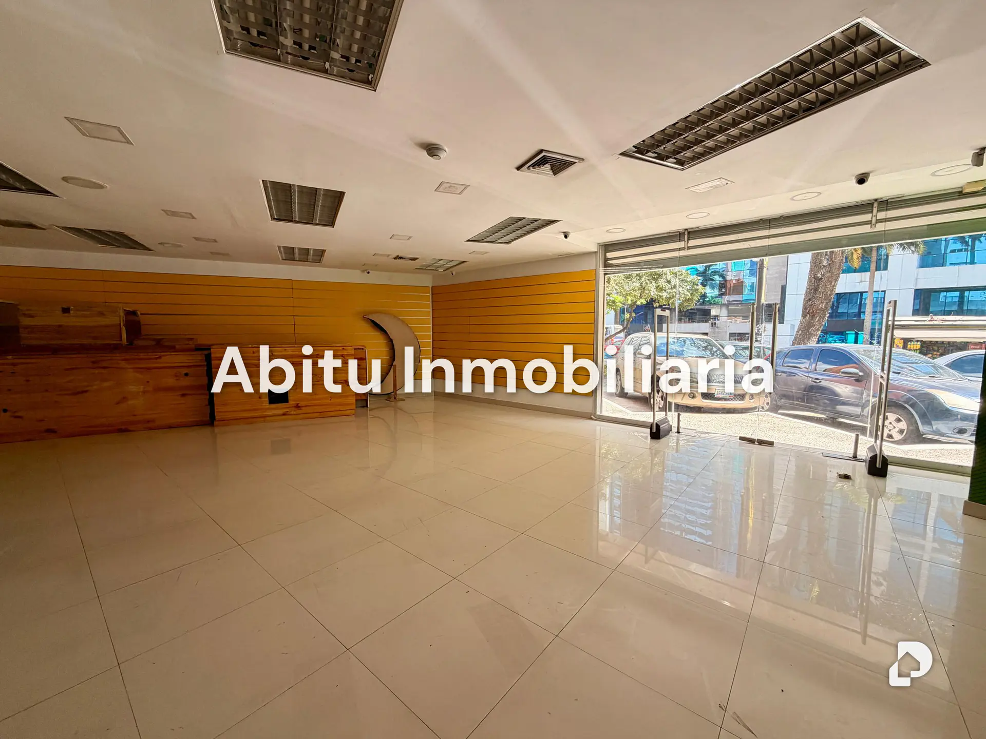 Local comercial en Campo Alegre, Caracas – 3