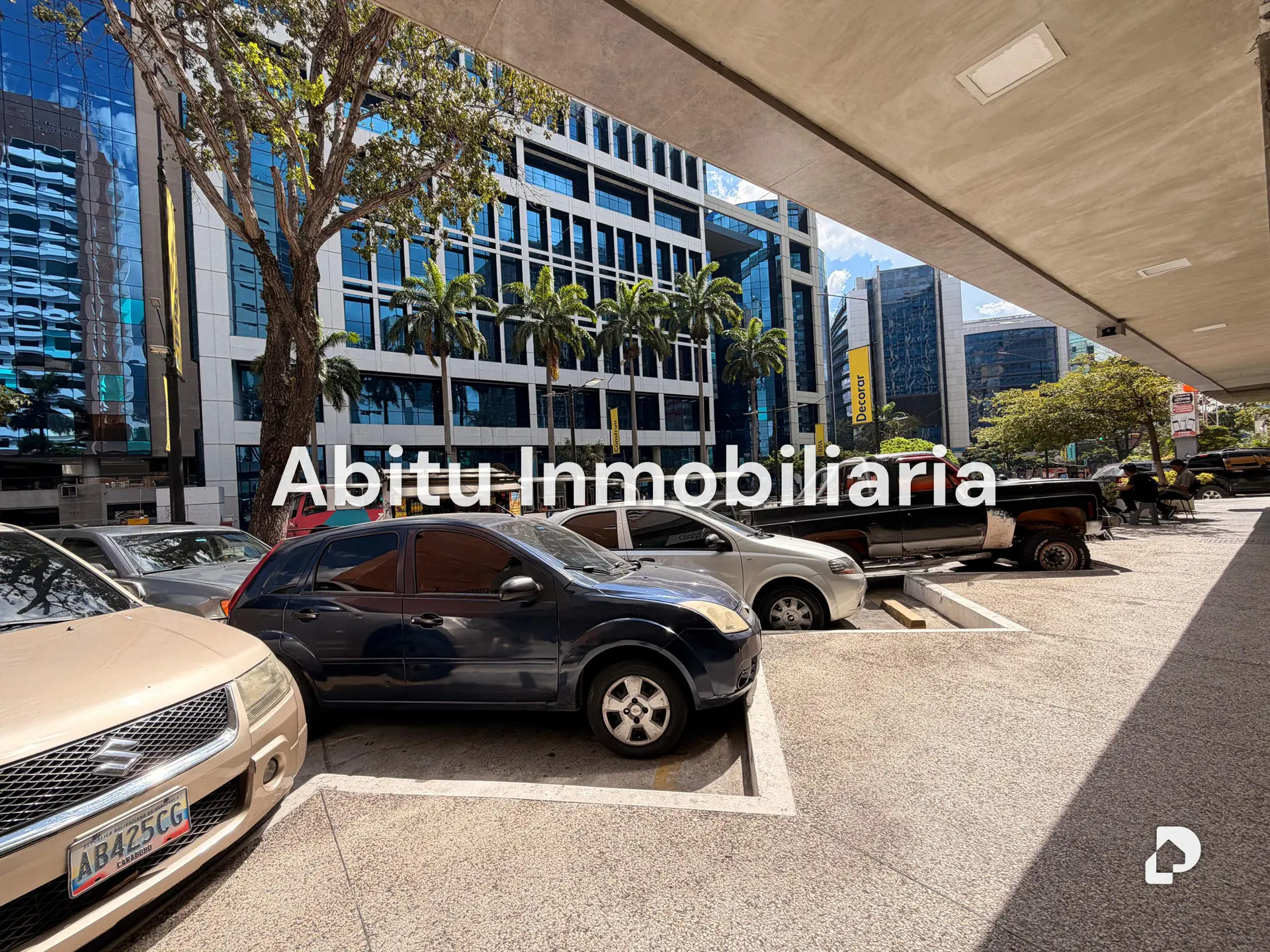 Local comercial en Campo Alegre, Caracas – 12