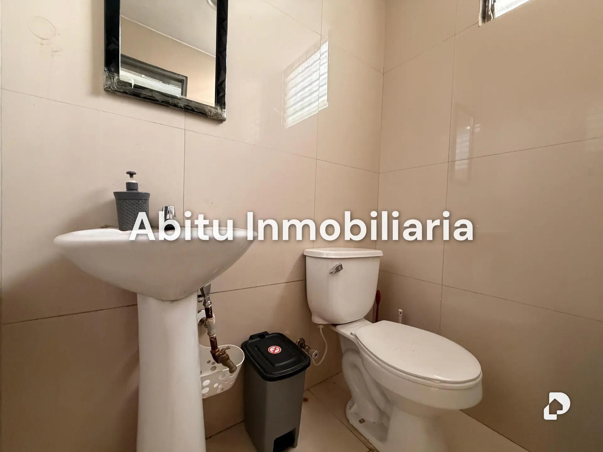 Local comercial en Campo Alegre, Caracas – 11