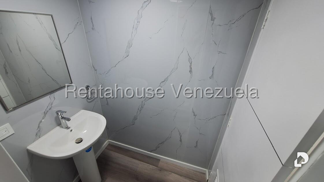 Oficina en Sabana Grande, Caracas – 13