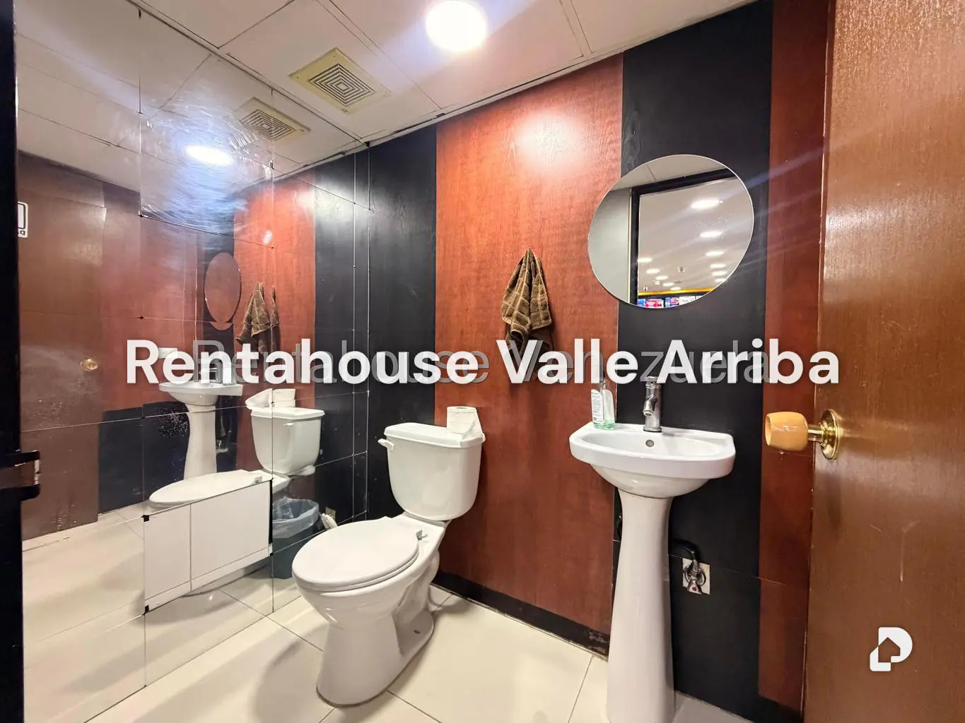 Local comercial en Las Mercedes, Caracas – 17