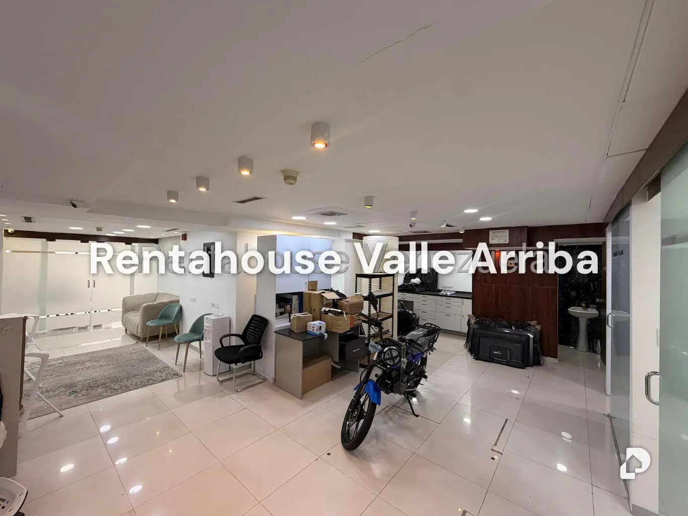 Local comercial en Las Mercedes, Caracas – 30