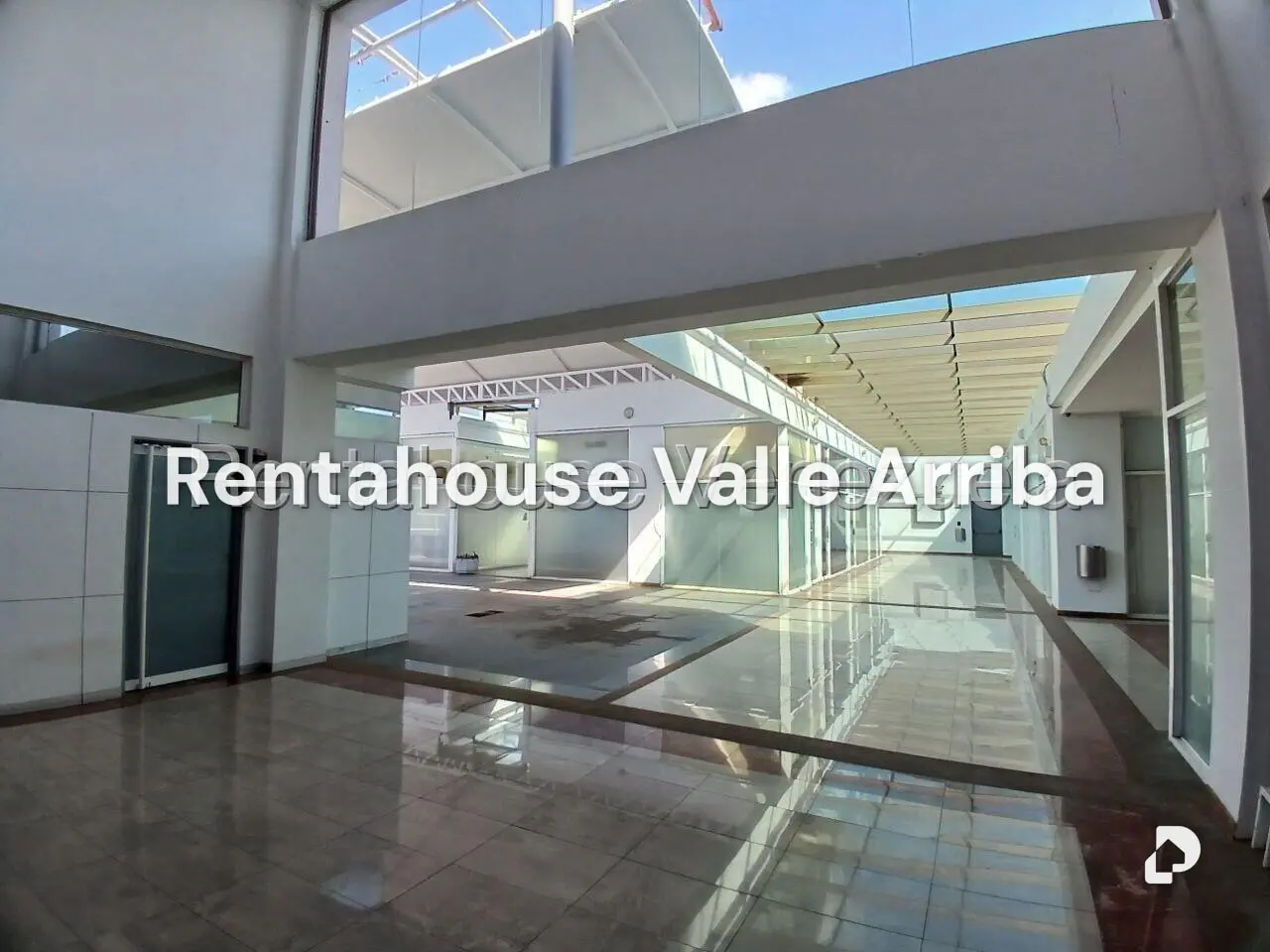 Local comercial en Lomas de La Lagunita, Caracas – 15