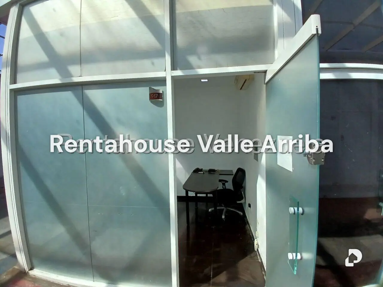 Local comercial en Lomas de La Lagunita, Caracas – 5