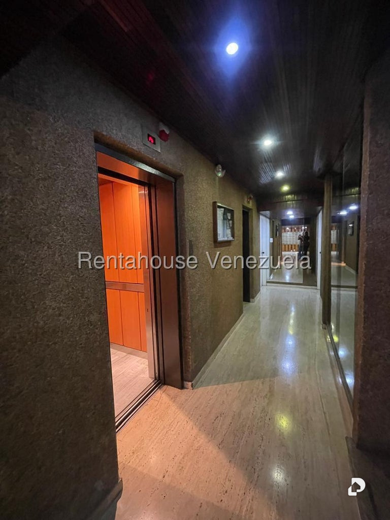 Apartamento en El Cigarral, Caracas – 15