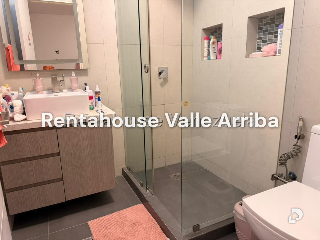 Apartment in La Florida, Caracas – 25