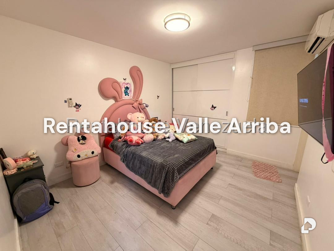 Apartment in La Florida, Caracas – 24
