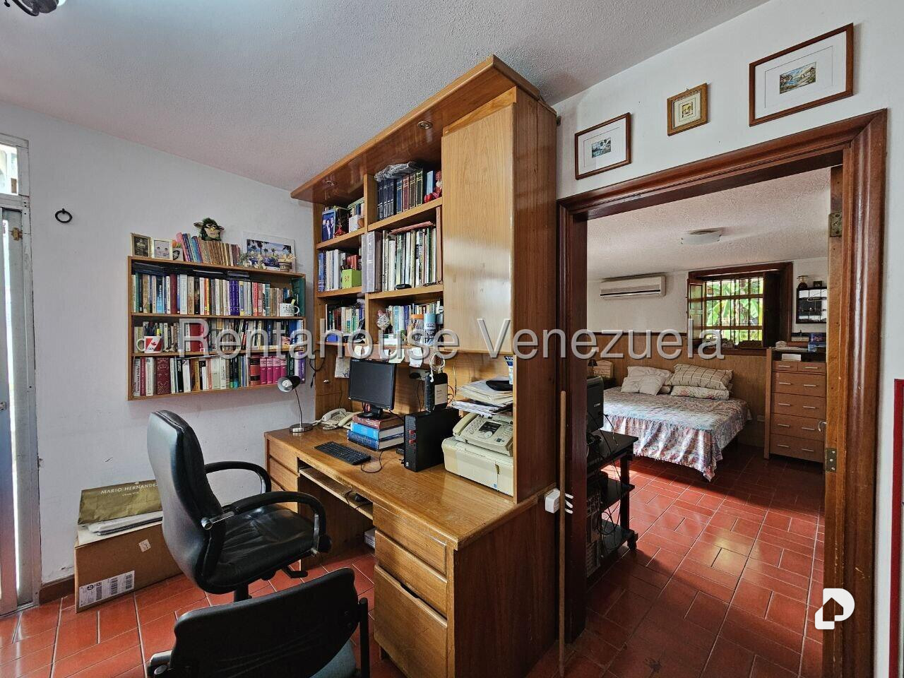 Casa en Los Palos Grandes, Caracas – 28