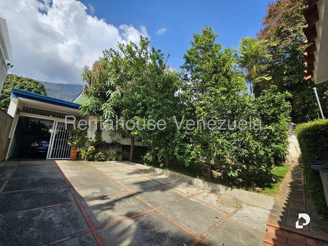 Casa en Los Palos Grandes, Caracas – 2
