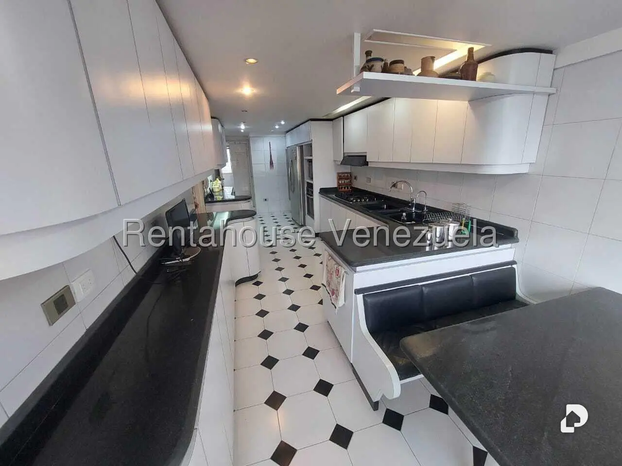 Apartamento en Los Naranjos (del Cafetal), Caracas – 16