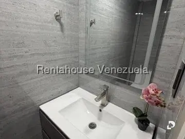 Oficina en Chuao, Caracas – 5