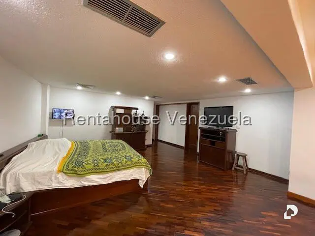 Casa en Prados del Este, Caracas – 17