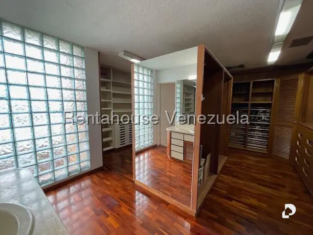Casa en Prados del Este, Caracas – 23