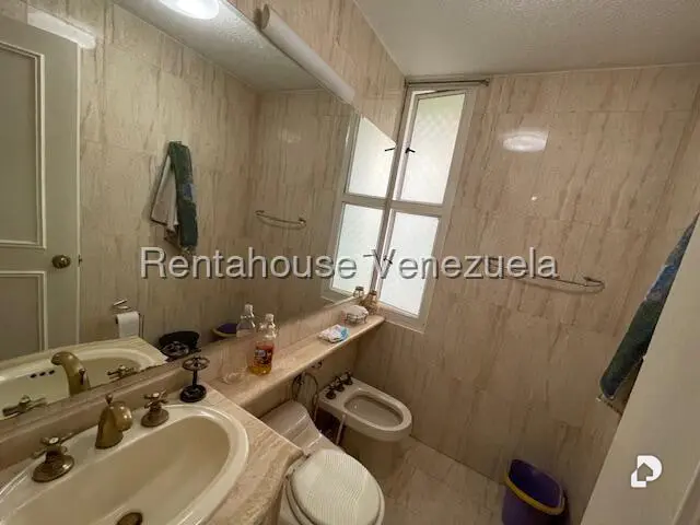 Casa en Prados del Este, Caracas – 25