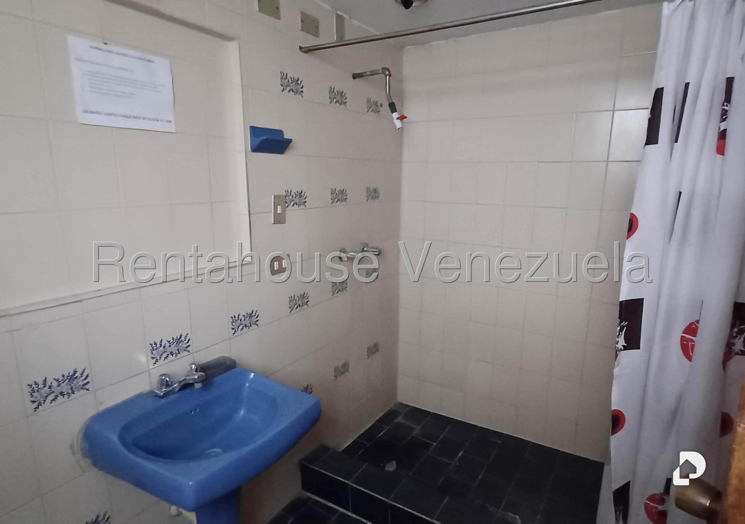 Local comercial en Prado de María, Caracas – 20