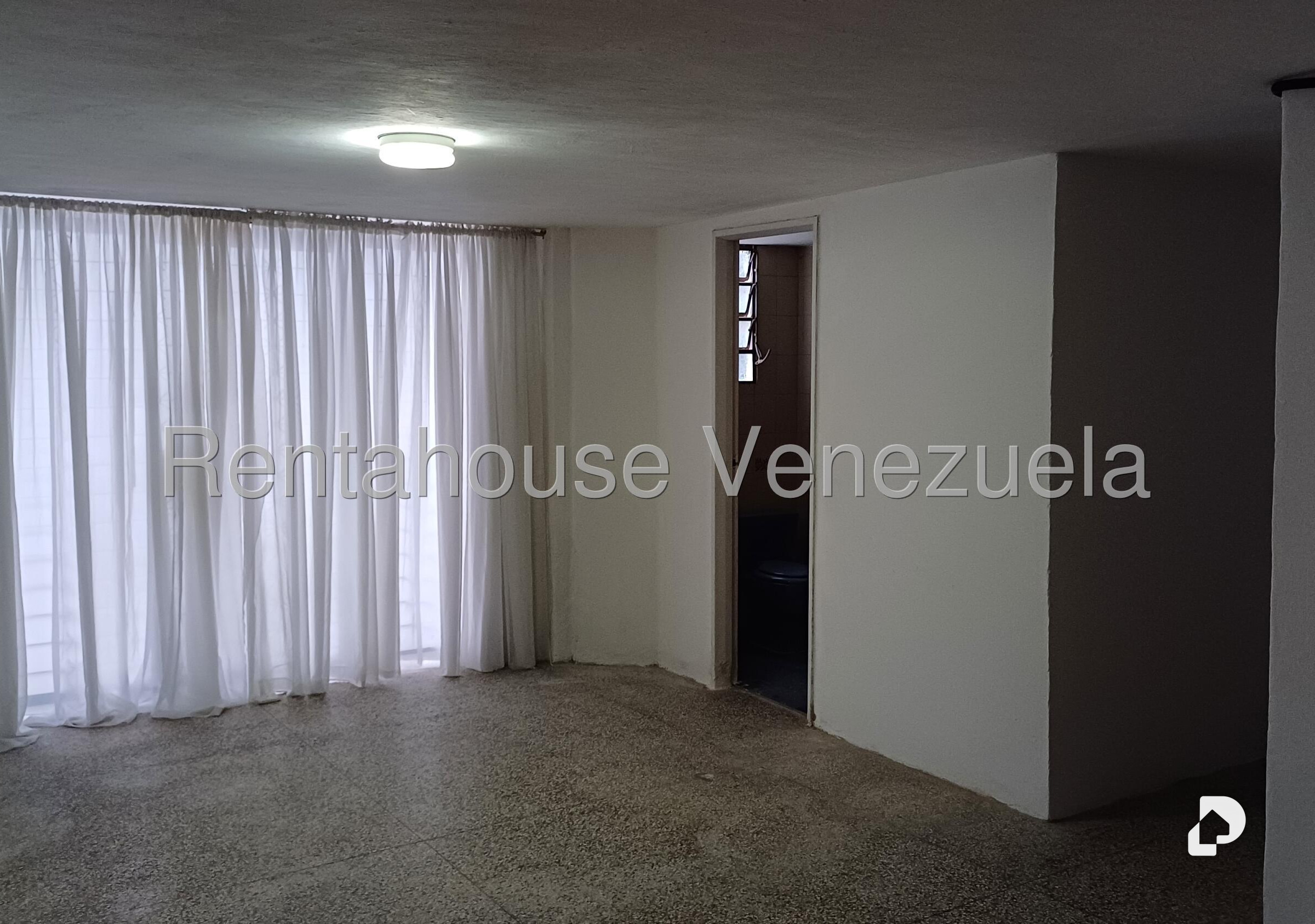 Local comercial en Prado de María, Caracas – 16