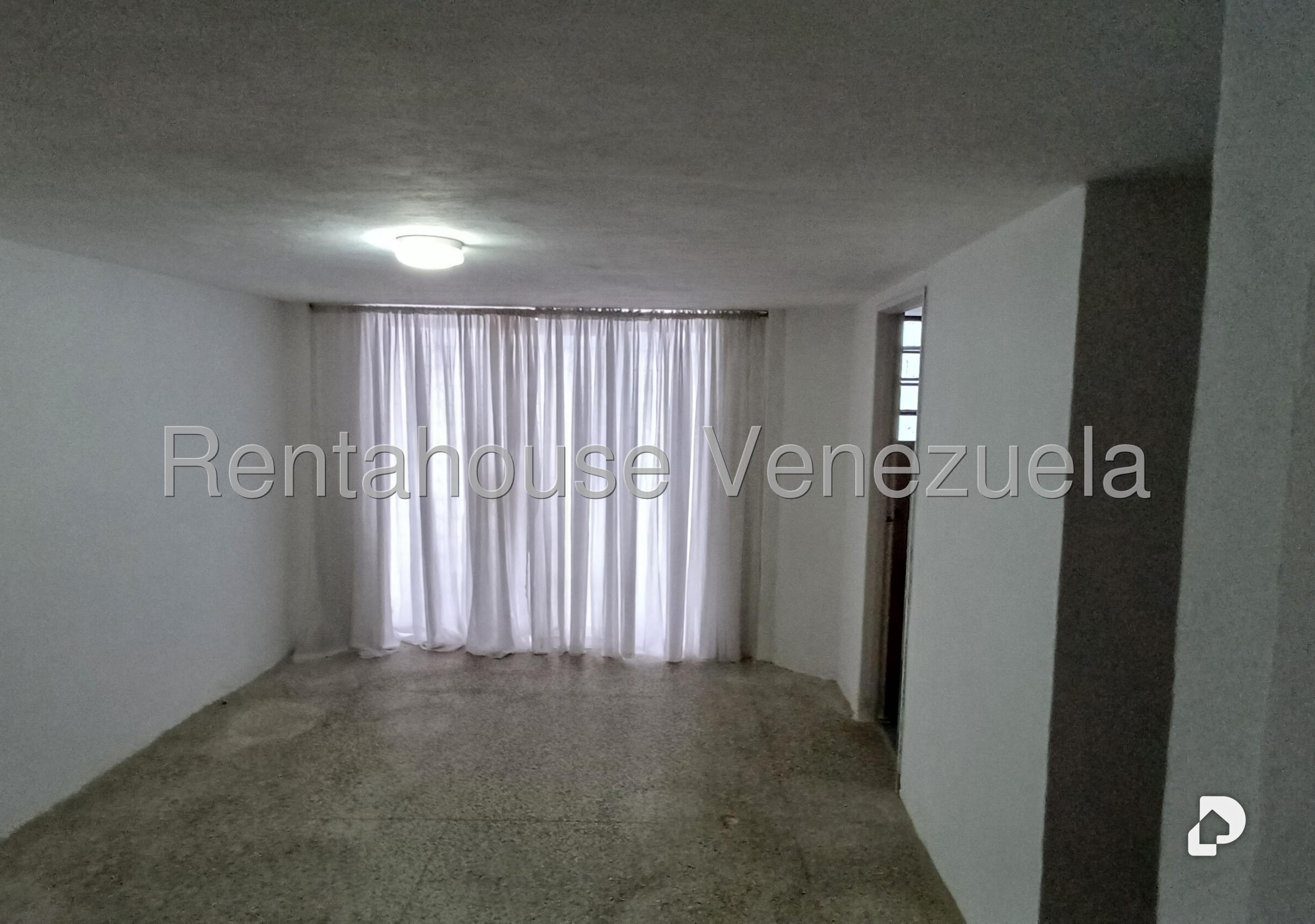 Local comercial en Prado de María, Caracas – 24