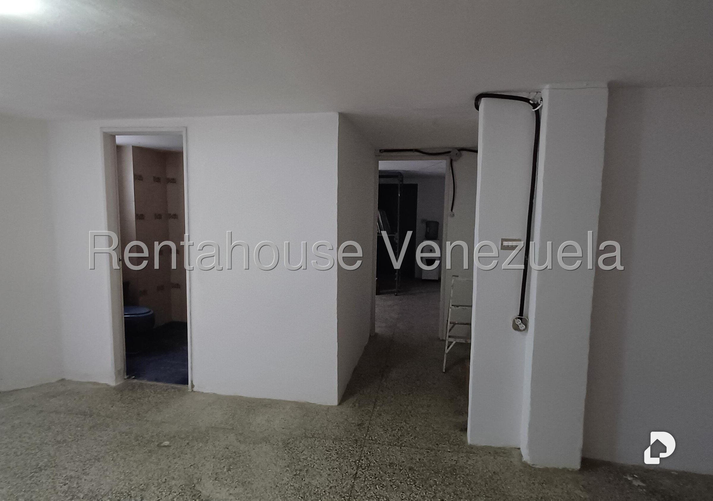 Local comercial en Prado de María, Caracas – 17