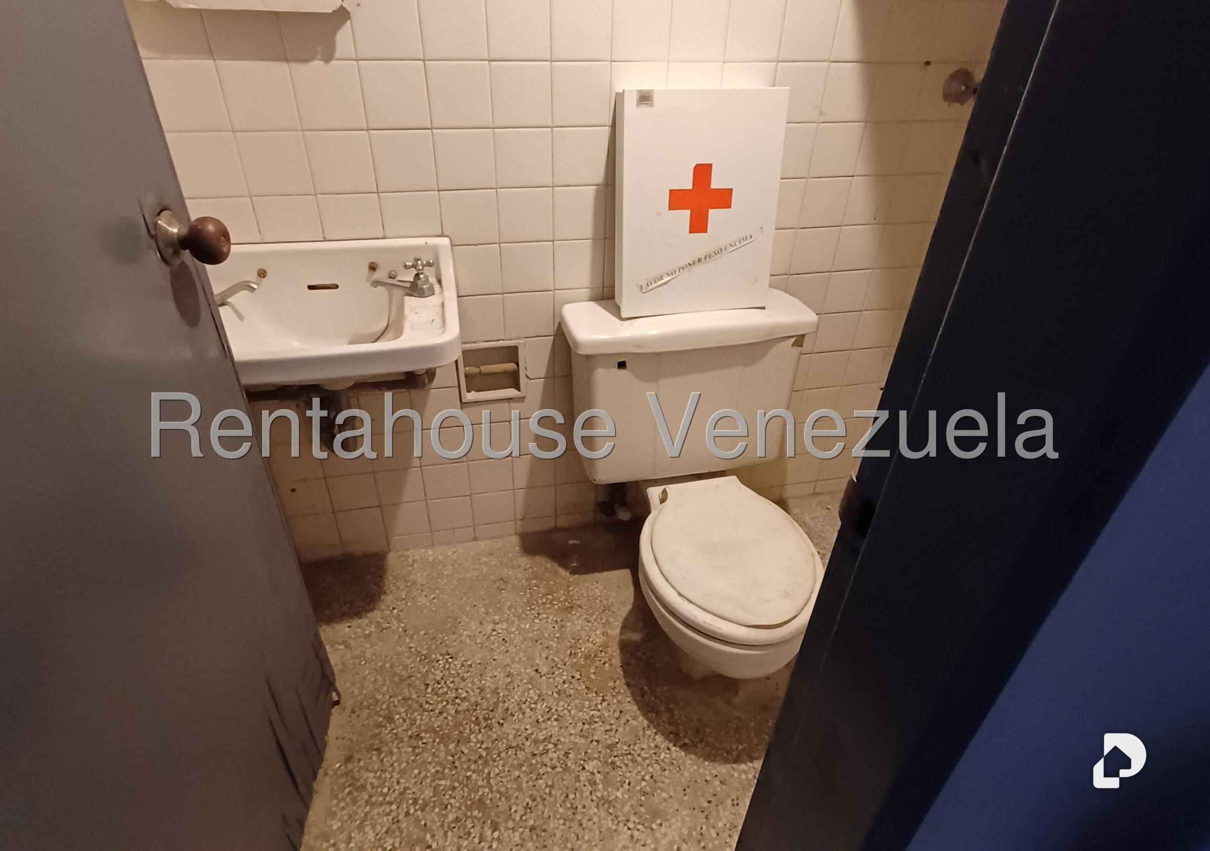 Local comercial en Prado de María, Caracas – 27