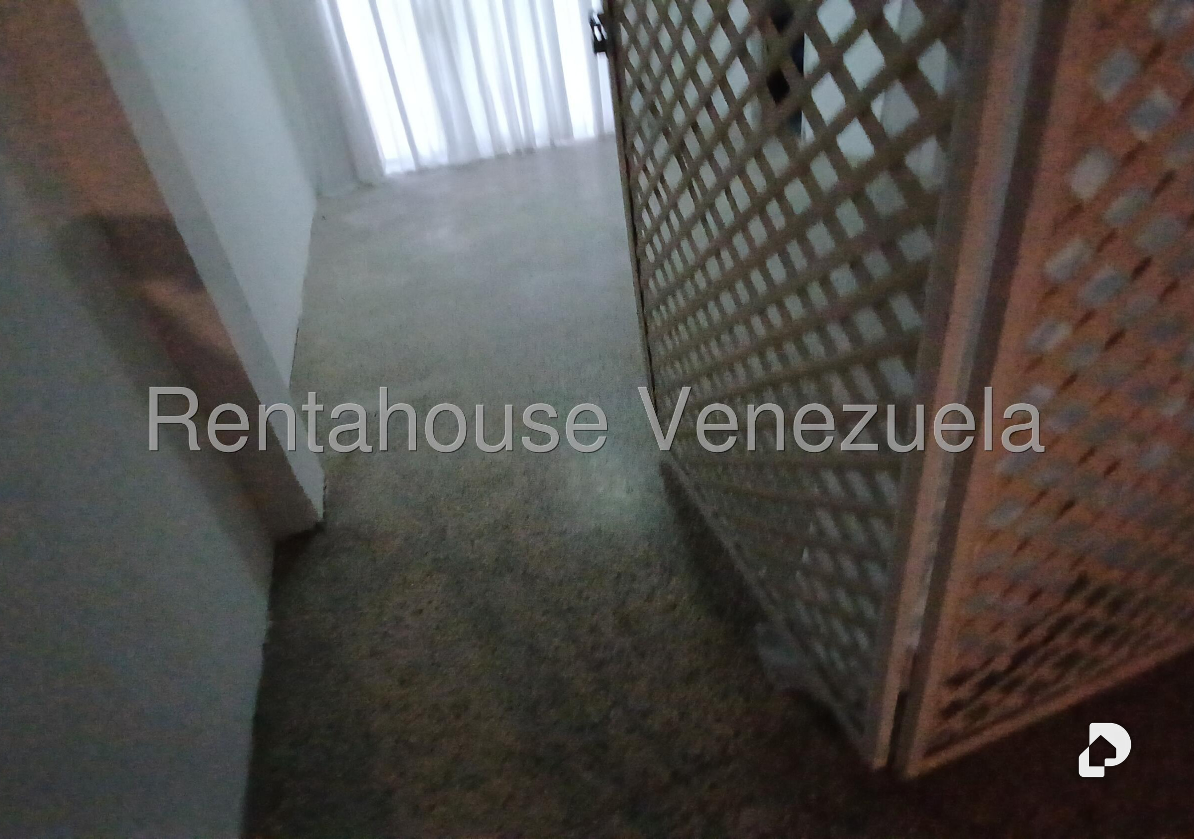 Local comercial en Prado de María, Caracas – 13