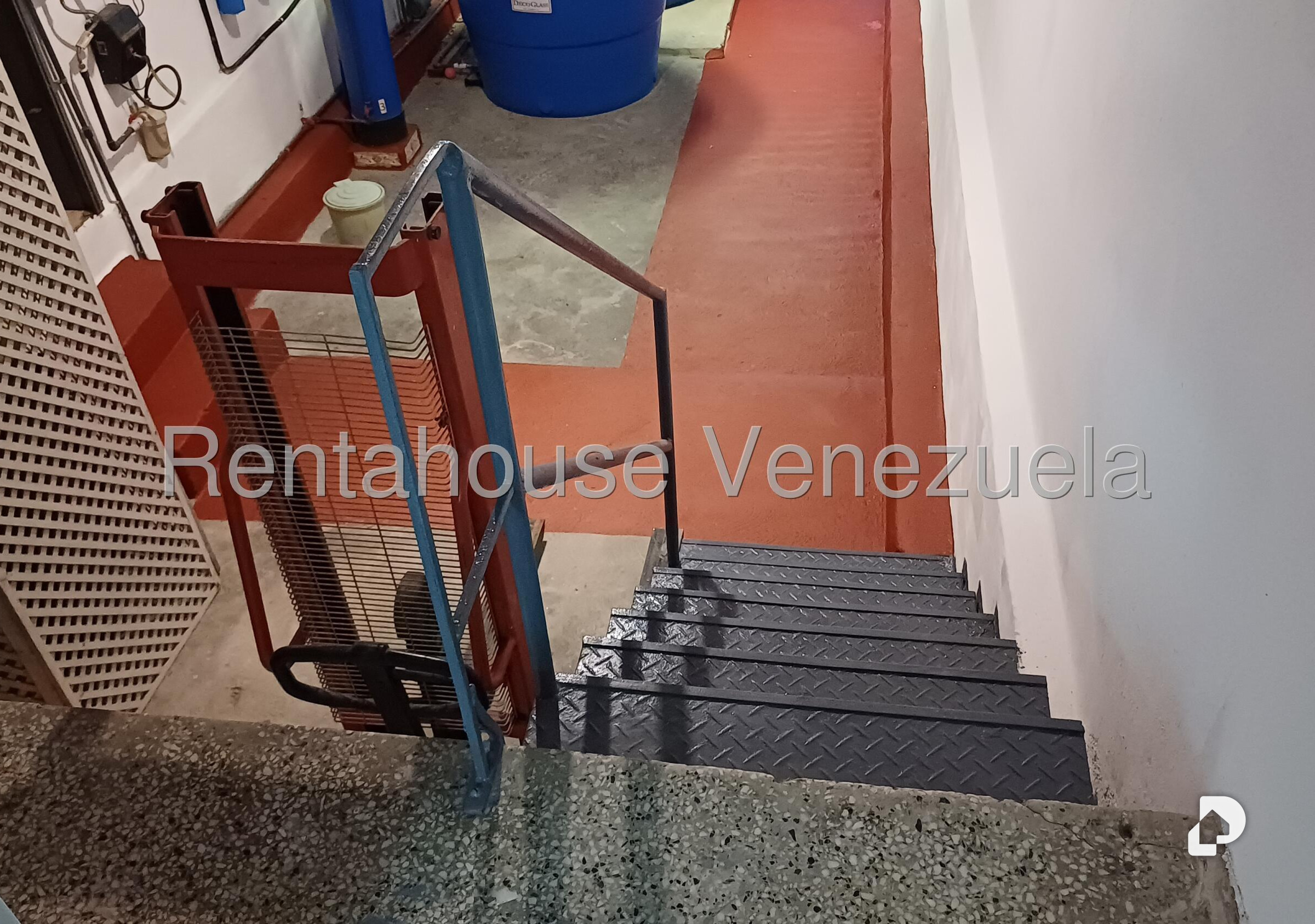 Local comercial en Prado de María, Caracas – 14