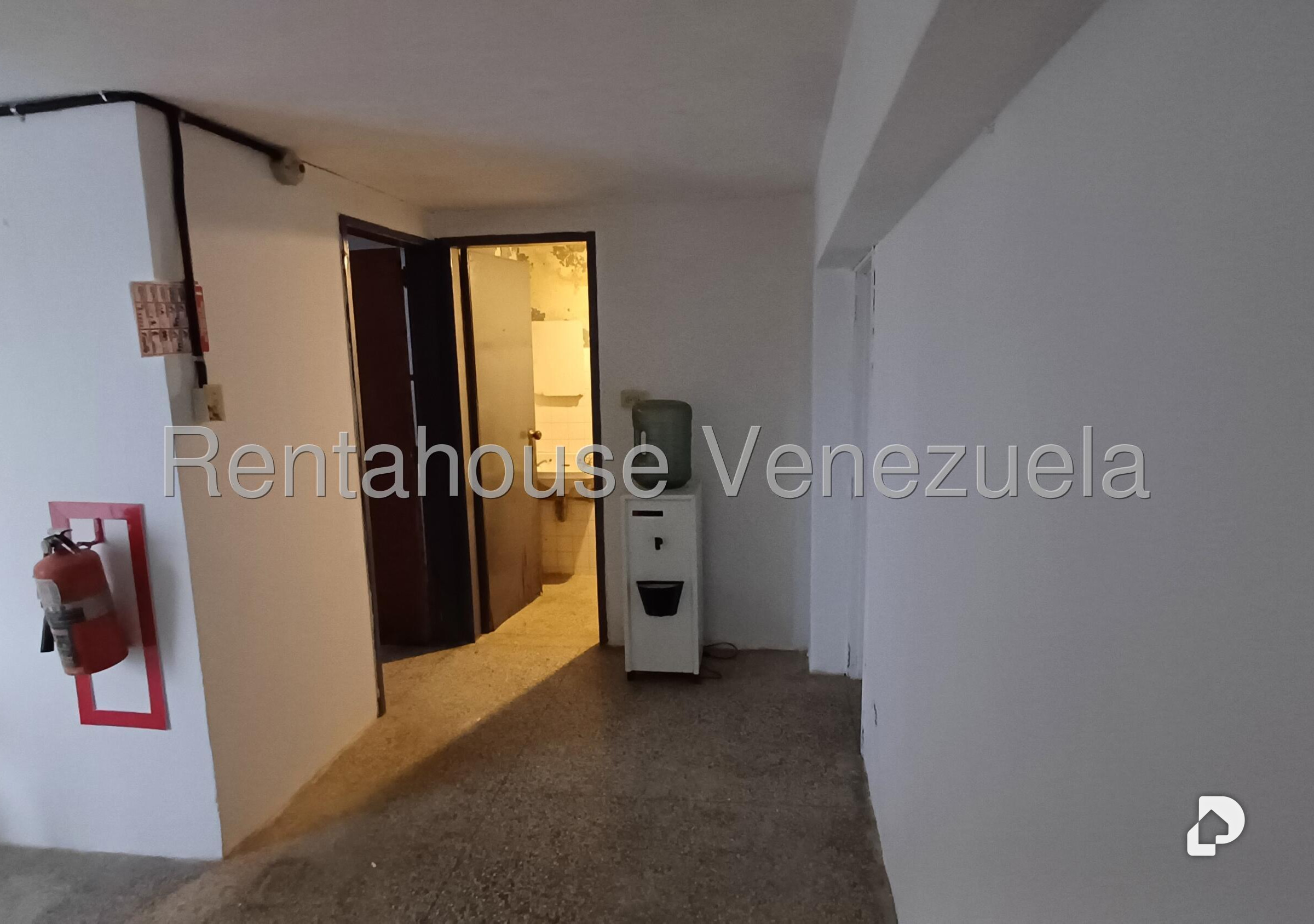 Local comercial en Prado de María, Caracas – 26