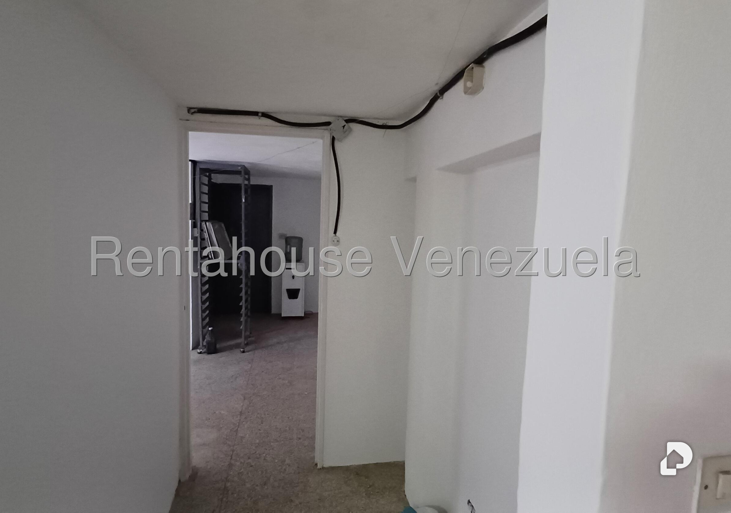 Local comercial en Prado de María, Caracas – 25
