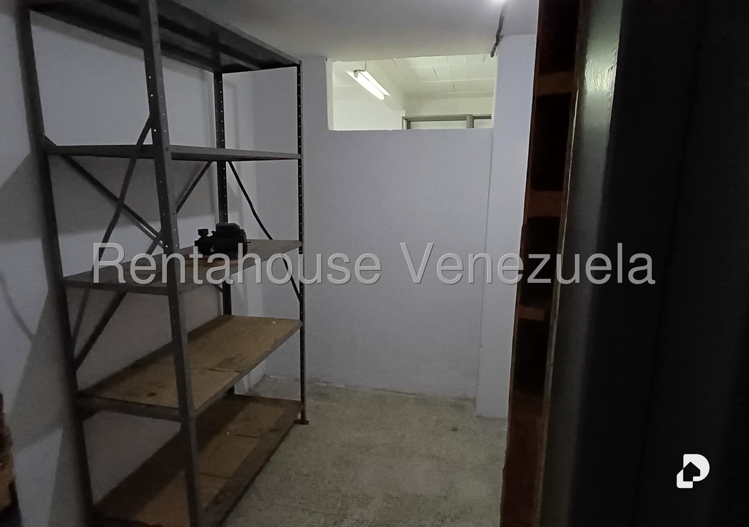 Local comercial en Prado de María, Caracas – 29