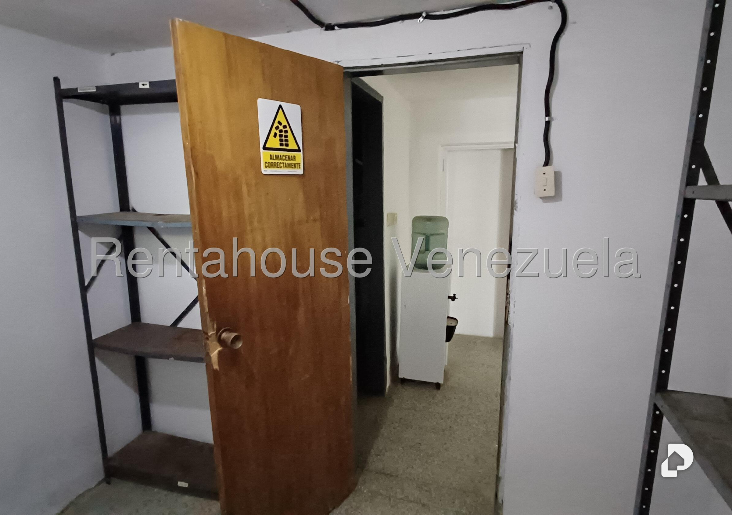 Local comercial en Prado de María, Caracas – 28
